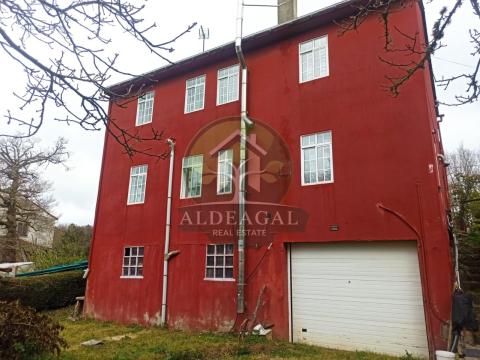 Se vende amplia cassa en Santaballa, Vilalba, con opcion a cafeteria en el bajo