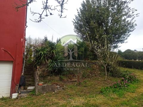 Se vende amplia cassa en Santaballa, Vilalba, con opcion a cafeteria en el bajo