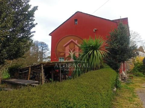 Se vende amplia cassa en Santaballa, Vilalba, con opcion a cafeteria en el bajo