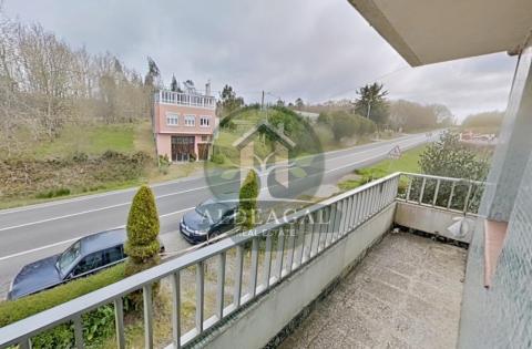Se vende amplia cassa en Santaballa, Vilalba, con opcion a cafeteria en el bajo