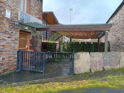 Encantadora casa de piedra restaurada en Pacios (Begonte, Lugo)