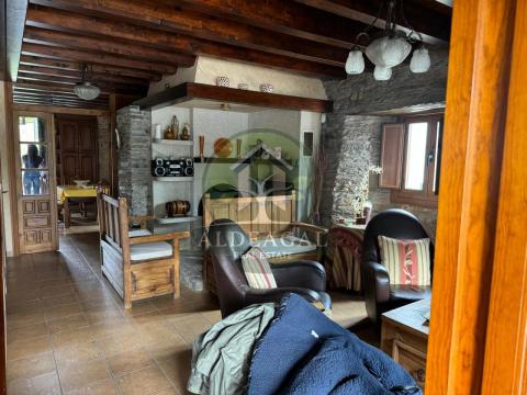 Encantadora casa de piedra restaurada en Pacios (Begonte, Lugo)