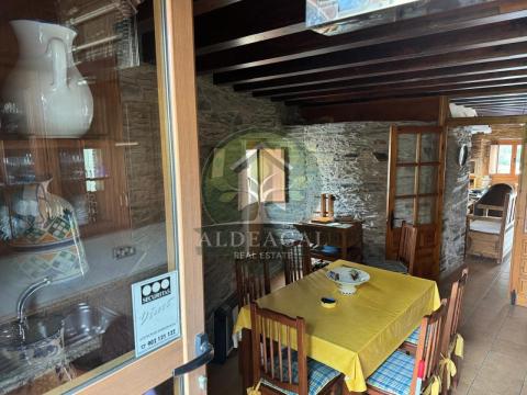 Encantadora casa de piedra restaurada en Pacios (Begonte, Lugo)