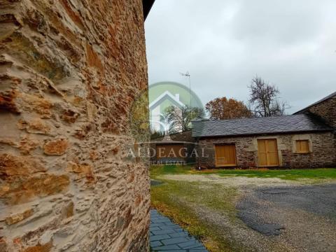 Encantadora casa de piedra restaurada en Pacios (Begonte, Lugo)